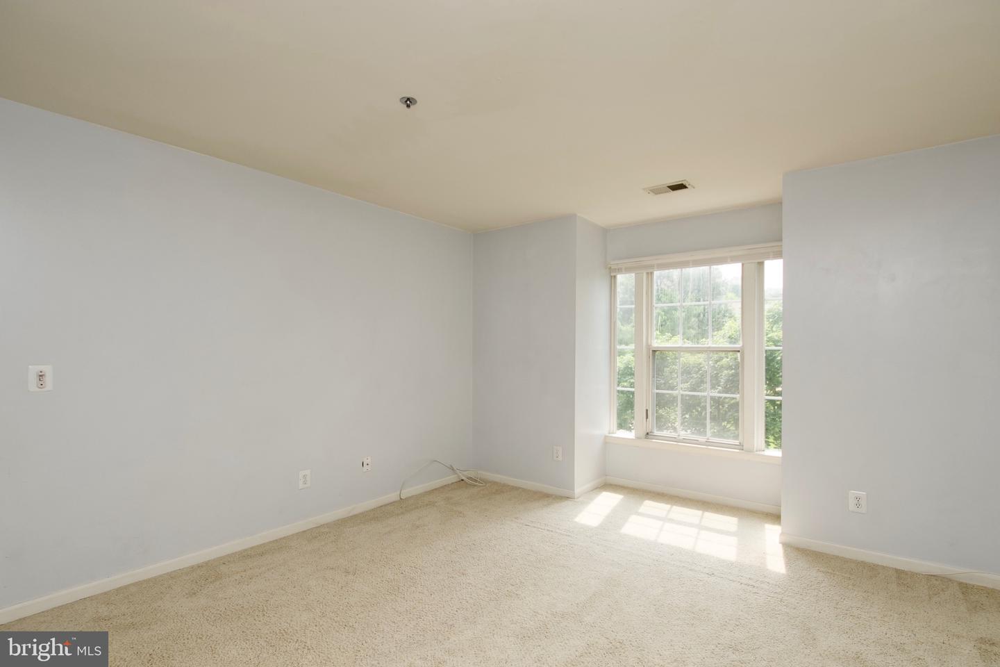3630 SHERBROOKE CIR #203, WOODBRIDGE, Virginia 22192, 2 Bedrooms Bedrooms, ,2 BathroomsBathrooms,Residential,For sale,3630 SHERBROOKE CIR #203,VAPW2096266 MLS # VAPW2096266
