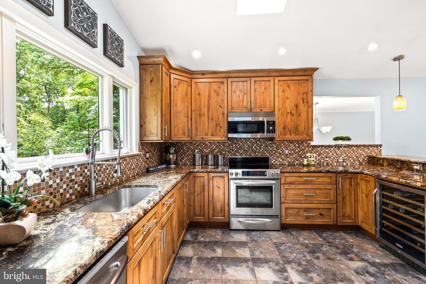 2404 SUGARBERRY CT, RESTON, Virginia 20191, 4 Bedrooms Bedrooms, ,3 BathroomsBathrooms,Residential,For sale,2404 SUGARBERRY CT,VAFX2245532 MLS # VAFX2245532