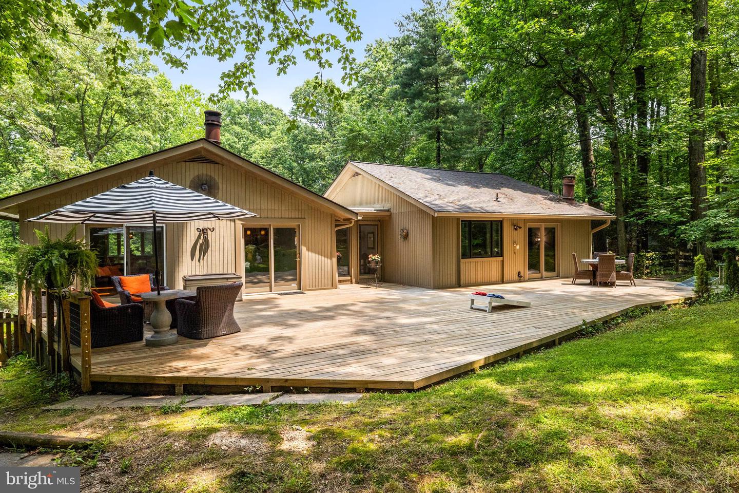 2404 SUGARBERRY CT, RESTON, Virginia 20191, 4 Bedrooms Bedrooms, ,3 BathroomsBathrooms,Residential,For sale,2404 SUGARBERRY CT,VAFX2245532 MLS # VAFX2245532