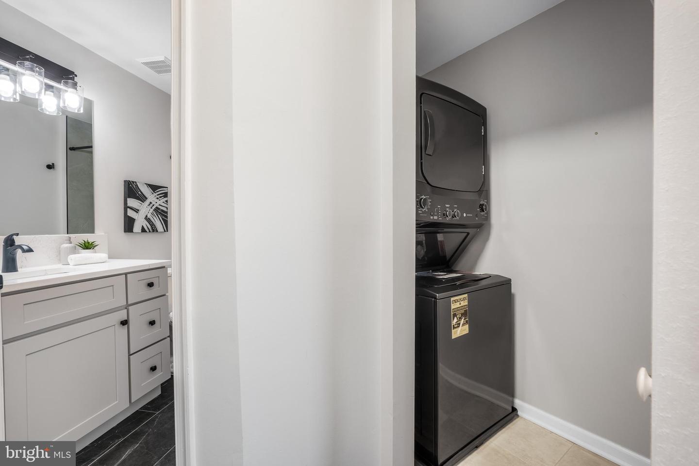 2701 BELLFOREST CT #305, VIENNA, Virginia 22180, 2 Bedrooms Bedrooms, ,2 BathroomsBathrooms,Residential,For sale,2701 BELLFOREST CT #305,VAFX2245294 MLS # VAFX2245294