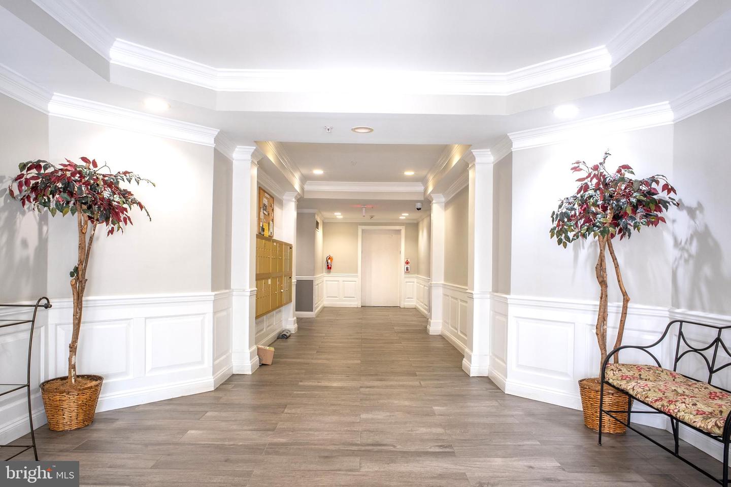2701 BELLFOREST CT #305, VIENNA, Virginia 22180, 2 Bedrooms Bedrooms, ,2 BathroomsBathrooms,Residential,For sale,2701 BELLFOREST CT #305,VAFX2245294 MLS # VAFX2245294