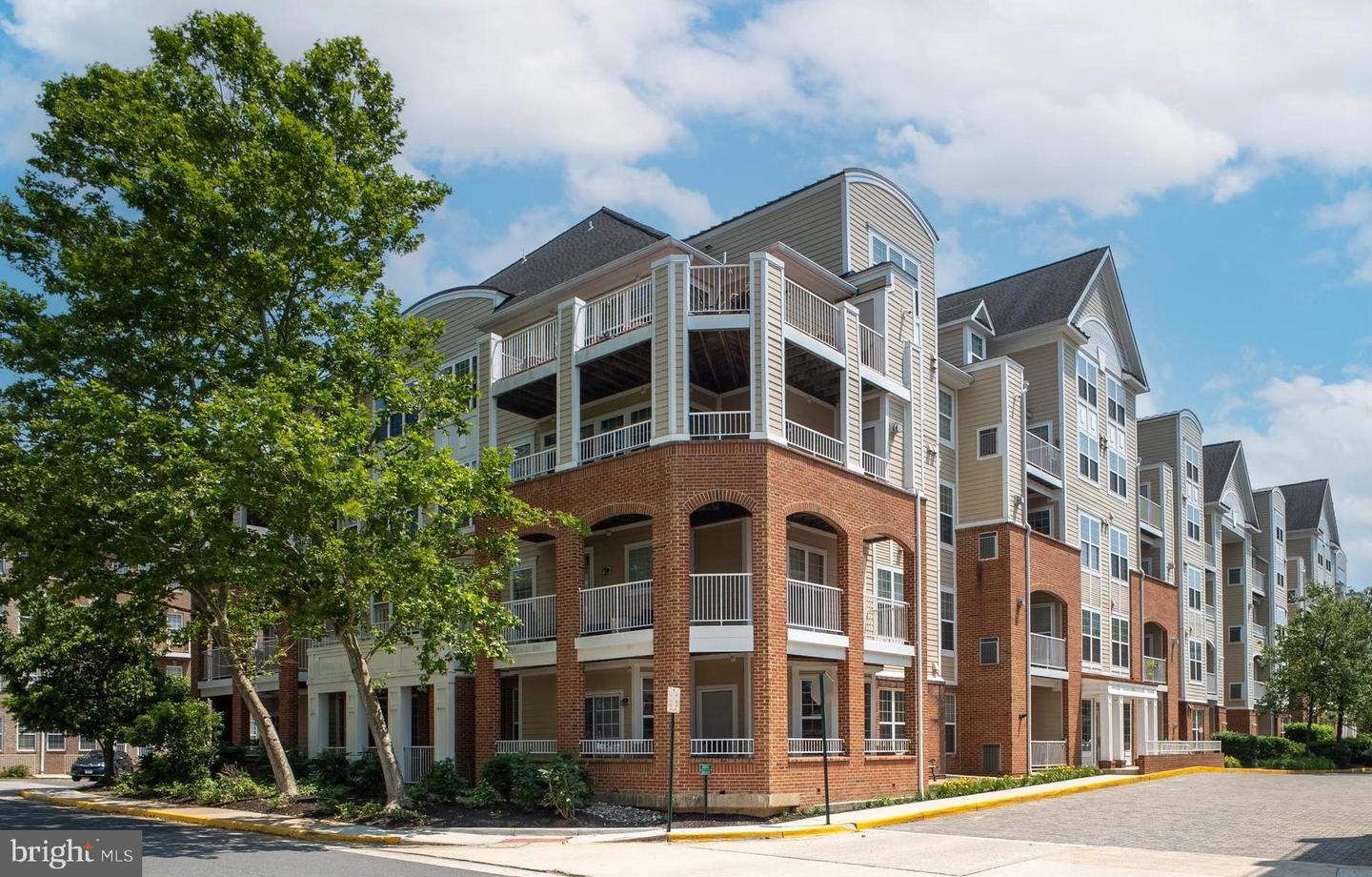 2701 BELLFOREST CT #305, VIENNA, Virginia 22180, 2 Bedrooms Bedrooms, ,2 BathroomsBathrooms,Residential,For sale,2701 BELLFOREST CT #305,VAFX2245294 MLS # VAFX2245294