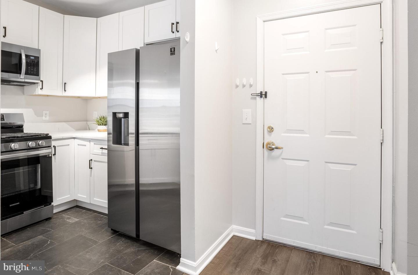 2701 BELLFOREST CT #305, VIENNA, Virginia 22180, 2 Bedrooms Bedrooms, ,2 BathroomsBathrooms,Residential,For sale,2701 BELLFOREST CT #305,VAFX2245294 MLS # VAFX2245294