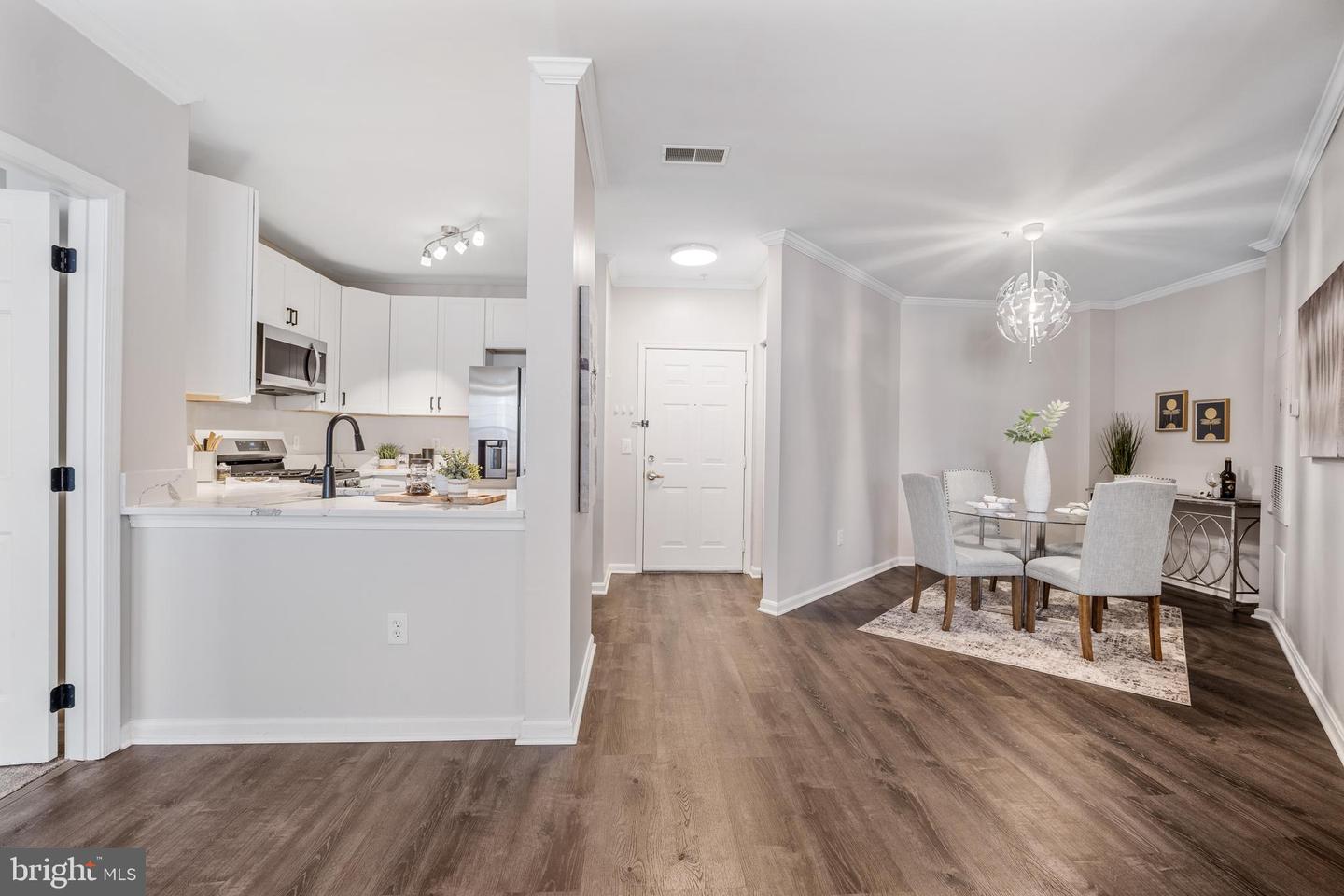 2701 BELLFOREST CT #305, VIENNA, Virginia 22180, 2 Bedrooms Bedrooms, ,2 BathroomsBathrooms,Residential,For sale,2701 BELLFOREST CT #305,VAFX2245294 MLS # VAFX2245294