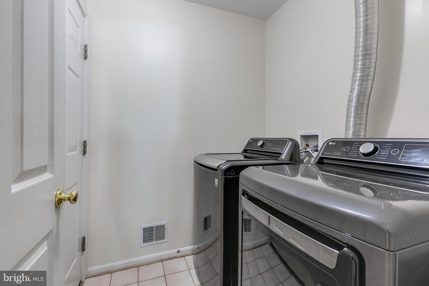 118 DALHART DR SE, LEESBURG, Virginia 20175, 5 Bedrooms Bedrooms, ,4 BathroomsBathrooms,Residential,For sale,118 DALHART DR SE,VALO2098710 MLS # VALO2098710