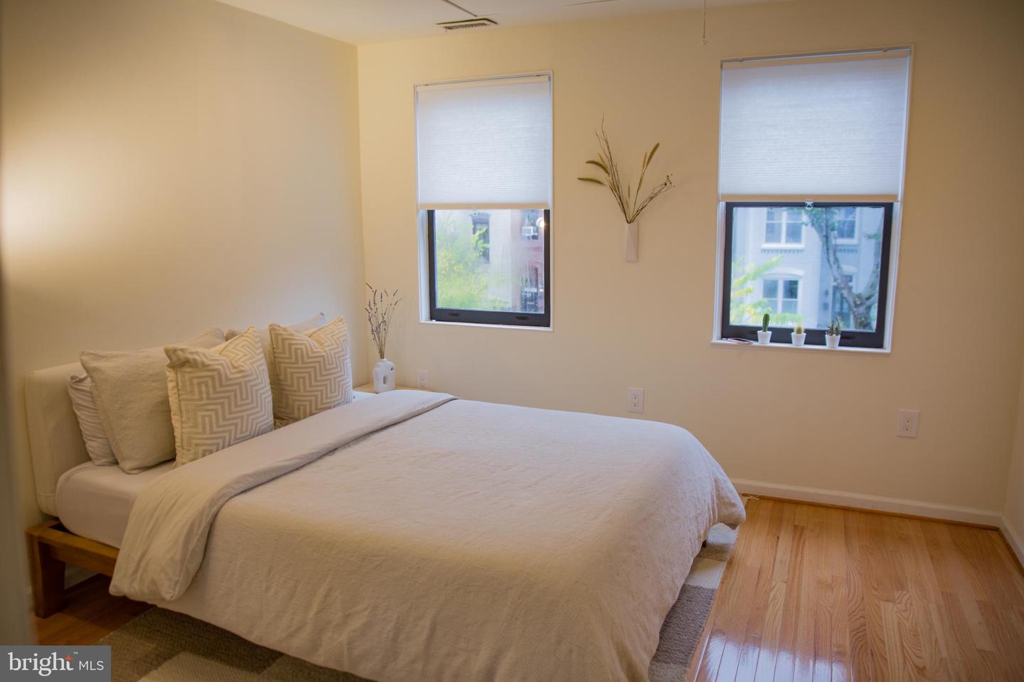 244 10TH ST NE, WASHINGTON, District Of Columbia 20002, 2 Bedrooms Bedrooms, ,2 BathroomsBathrooms,Residential,For sale,244 10TH ST NE,DCDC2204028 MLS # DCDC2204028