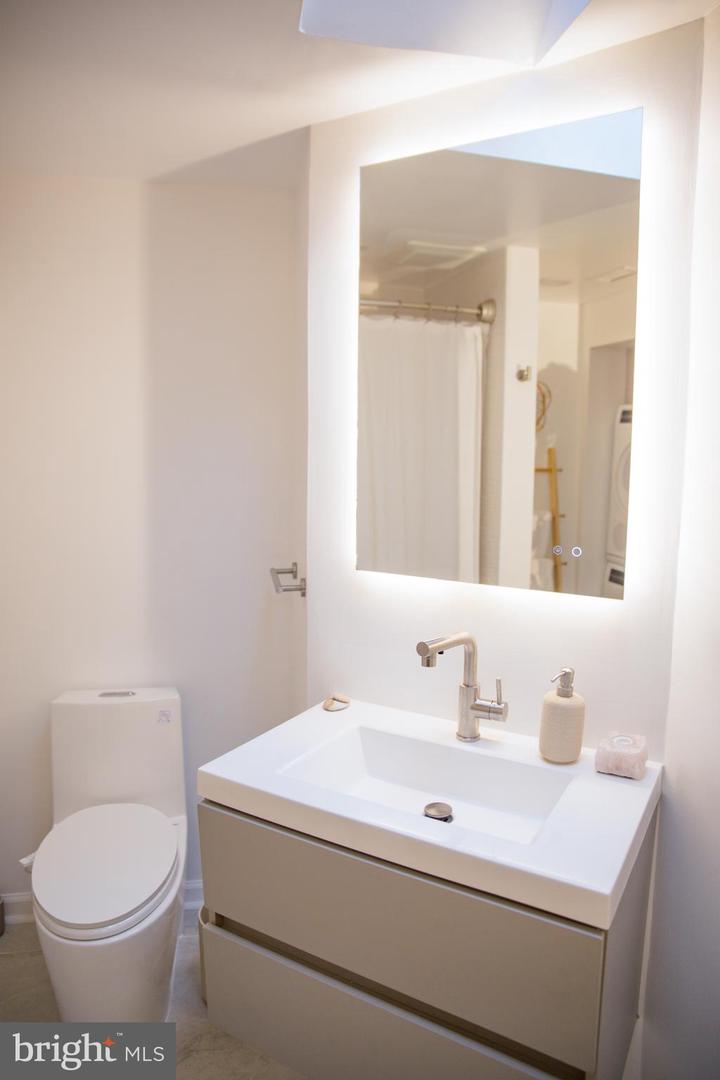 244 10TH ST NE, WASHINGTON, District Of Columbia 20002, 2 Bedrooms Bedrooms, ,2 BathroomsBathrooms,Residential,For sale,244 10TH ST NE,DCDC2204028 MLS # DCDC2204028