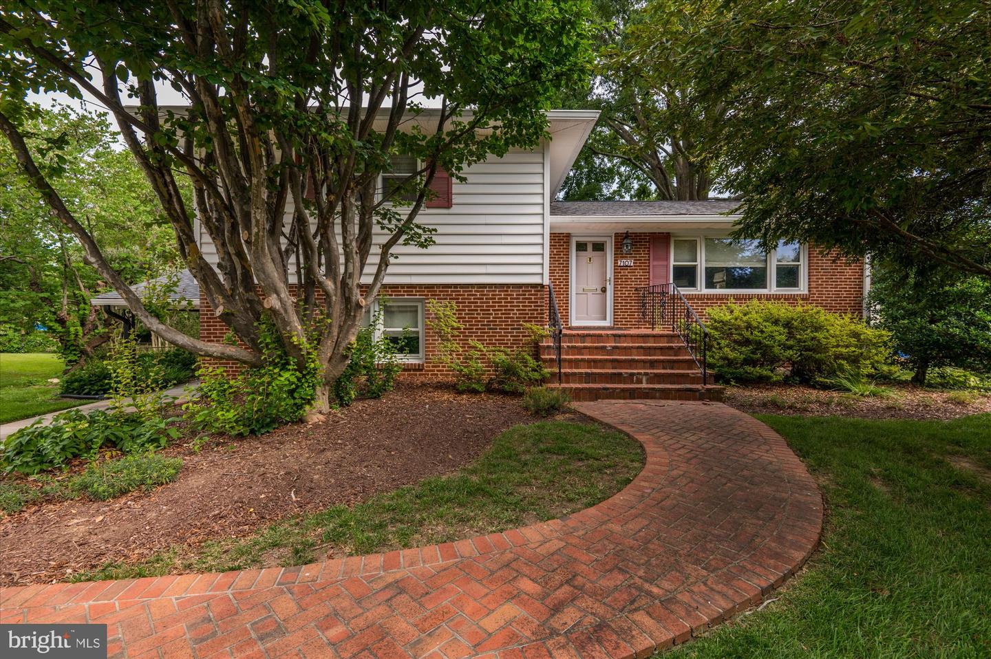 7107 TYNDALE ST, MCLEAN, Virginia 22101, 4 Bedrooms Bedrooms, ,3 BathroomsBathrooms,Residential,For sale,7107 TYNDALE ST,VAFX2245338 MLS # VAFX2245338