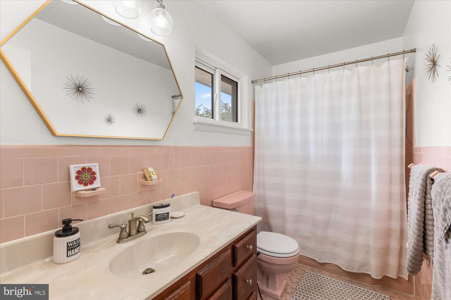 7107 TYNDALE ST, MCLEAN, Virginia 22101, 4 Bedrooms Bedrooms, ,3 BathroomsBathrooms,Residential,For sale,7107 TYNDALE ST,VAFX2245338 MLS # VAFX2245338