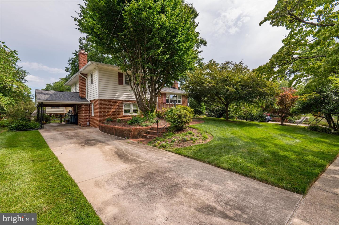7107 TYNDALE ST, MCLEAN, Virginia 22101, 4 Bedrooms Bedrooms, ,3 BathroomsBathrooms,Residential,For sale,7107 TYNDALE ST,VAFX2245338 MLS # VAFX2245338