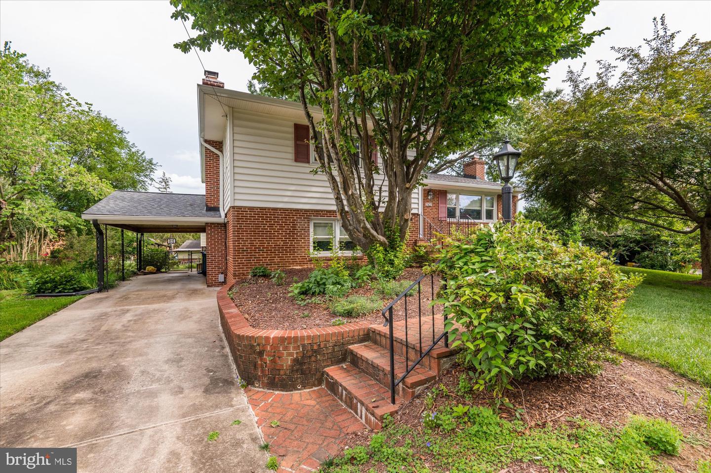 7107 TYNDALE ST, MCLEAN, Virginia 22101, 4 Bedrooms Bedrooms, ,3 BathroomsBathrooms,Residential,For sale,7107 TYNDALE ST,VAFX2245338 MLS # VAFX2245338