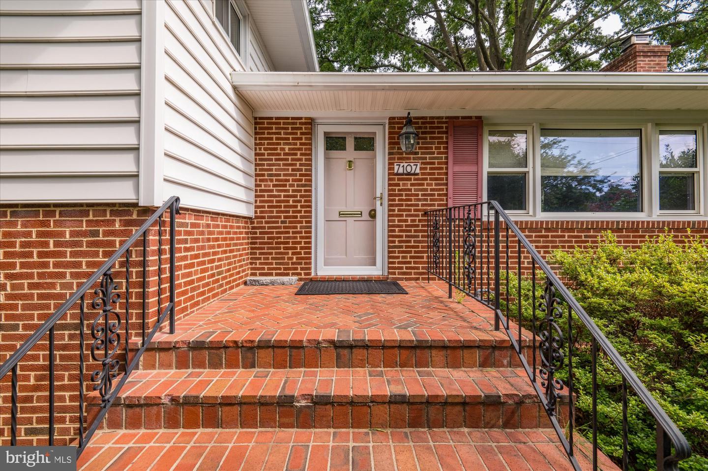 7107 TYNDALE ST, MCLEAN, Virginia 22101, 4 Bedrooms Bedrooms, ,3 BathroomsBathrooms,Residential,For sale,7107 TYNDALE ST,VAFX2245338 MLS # VAFX2245338