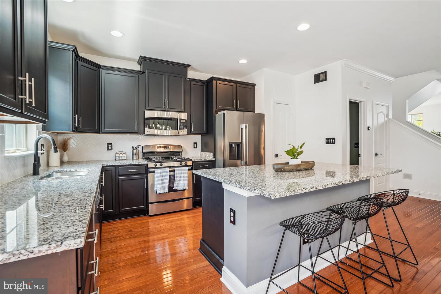4409 POTOMAC HIGHLANDS CIR, TRIANGLE, Virginia 22172, 3 Bedrooms Bedrooms, ,2 BathroomsBathrooms,Residential,For sale,4409 POTOMAC HIGHLANDS CIR,VAPW2096274 MLS # VAPW2096274