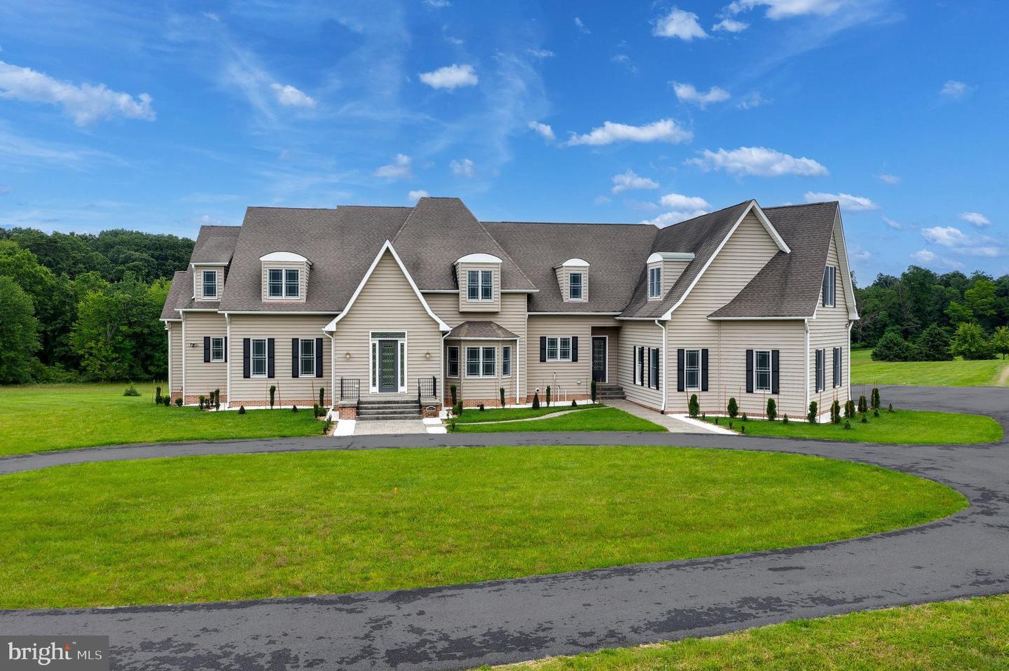 37016 LONGMOOR FARM LN, HILLSBORO, Virginia 20132, 7 Bedrooms Bedrooms, ,5 BathroomsBathrooms,Residential,For sale,37016 LONGMOOR FARM LN,VALO2098812 MLS # VALO2098812