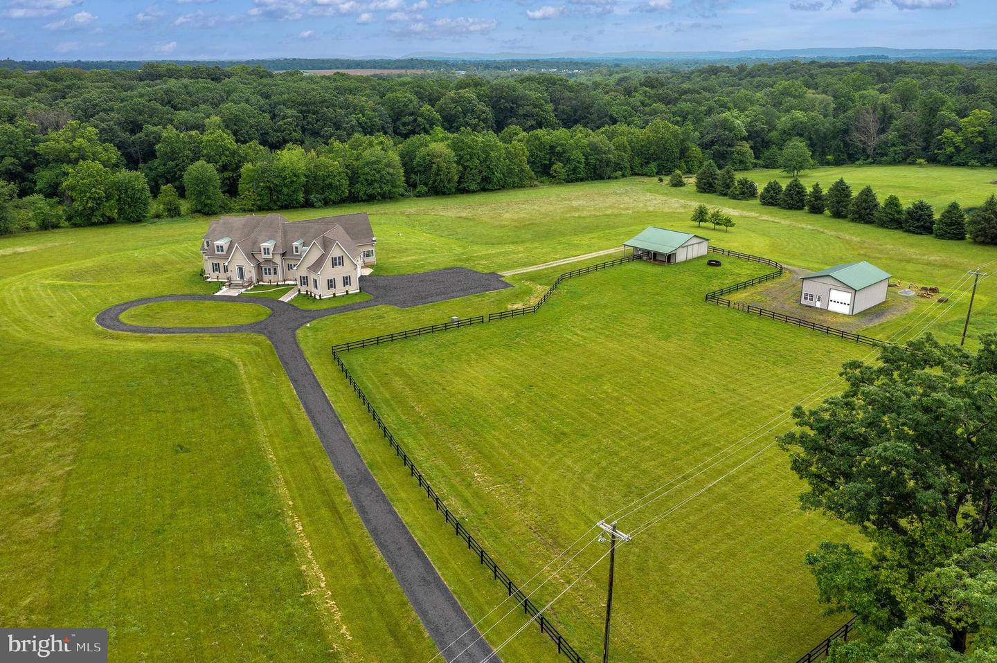 37016 LONGMOOR FARM LN, HILLSBORO, Virginia 20132, 7 Bedrooms Bedrooms, ,5 BathroomsBathrooms,Residential,For sale,37016 LONGMOOR FARM LN,VALO2098812 MLS # VALO2098812
