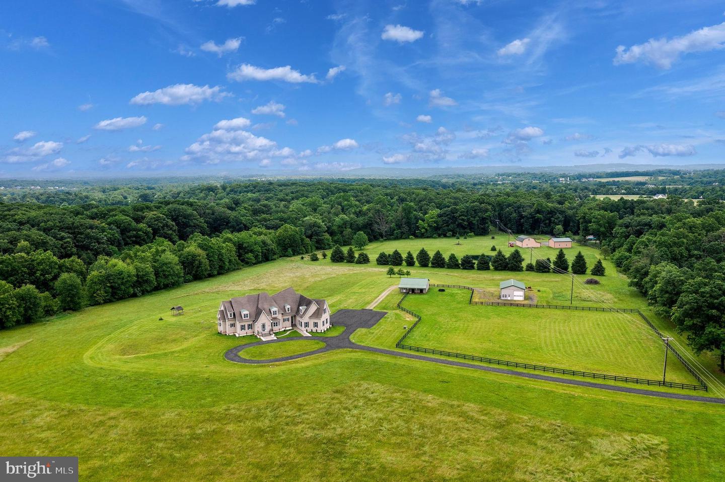 37016 LONGMOOR FARM LN, HILLSBORO, Virginia 20132, 7 Bedrooms Bedrooms, ,5 BathroomsBathrooms,Residential,For sale,37016 LONGMOOR FARM LN,VALO2098812 MLS # VALO2098812