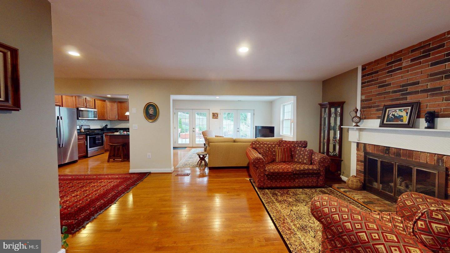 6219 ERMAN ST, BURKE, Virginia 22015, 5 Bedrooms Bedrooms, ,3 BathroomsBathrooms,Residential,For sale,6219 ERMAN ST,VAFX2245704 MLS # VAFX2245704