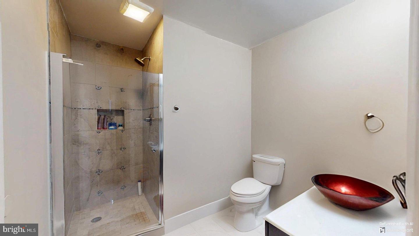 6219 ERMAN ST, BURKE, Virginia 22015, 5 Bedrooms Bedrooms, ,3 BathroomsBathrooms,Residential,For sale,6219 ERMAN ST,VAFX2245704 MLS # VAFX2245704