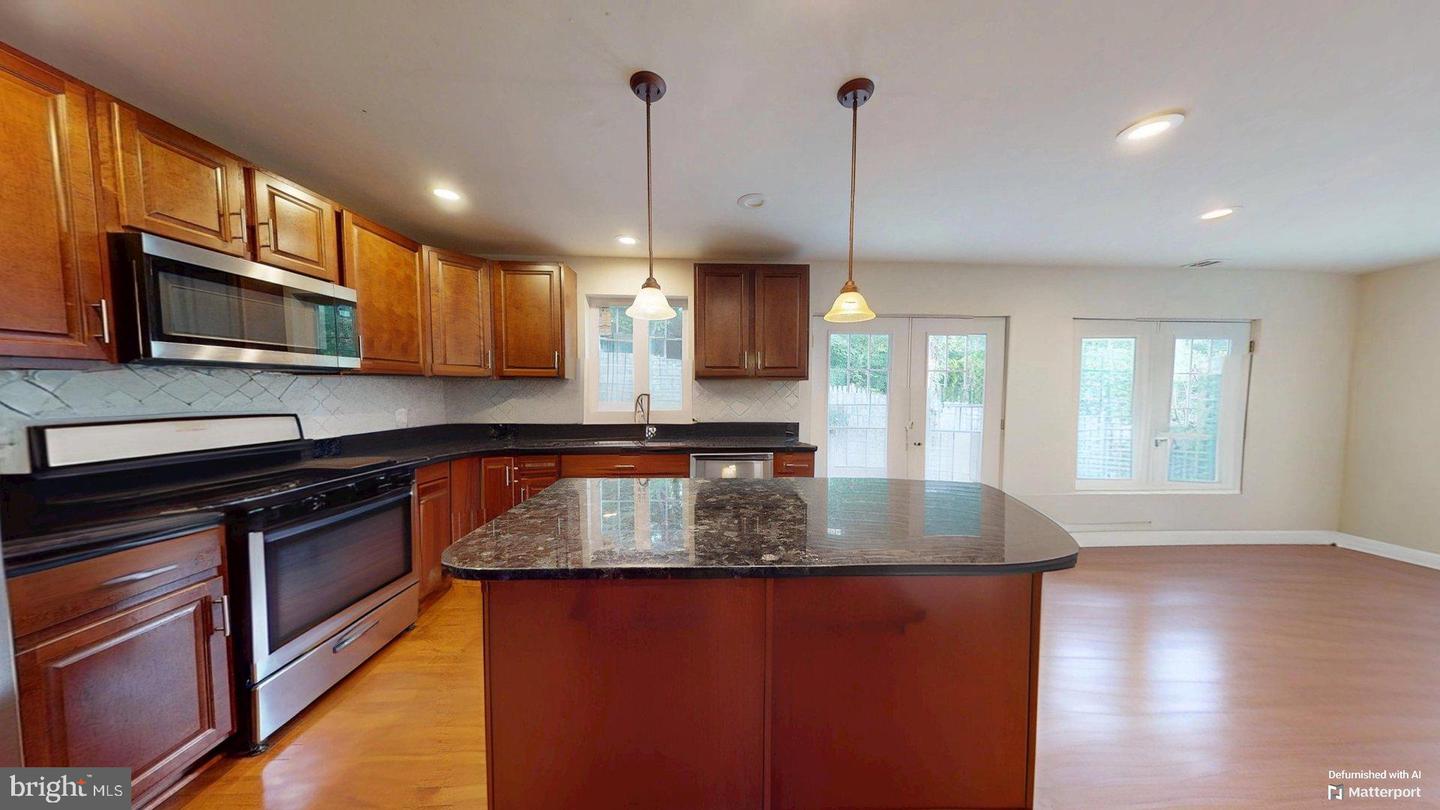 6219 ERMAN ST, BURKE, Virginia 22015, 5 Bedrooms Bedrooms, ,3 BathroomsBathrooms,Residential,For sale,6219 ERMAN ST,VAFX2245704 MLS # VAFX2245704