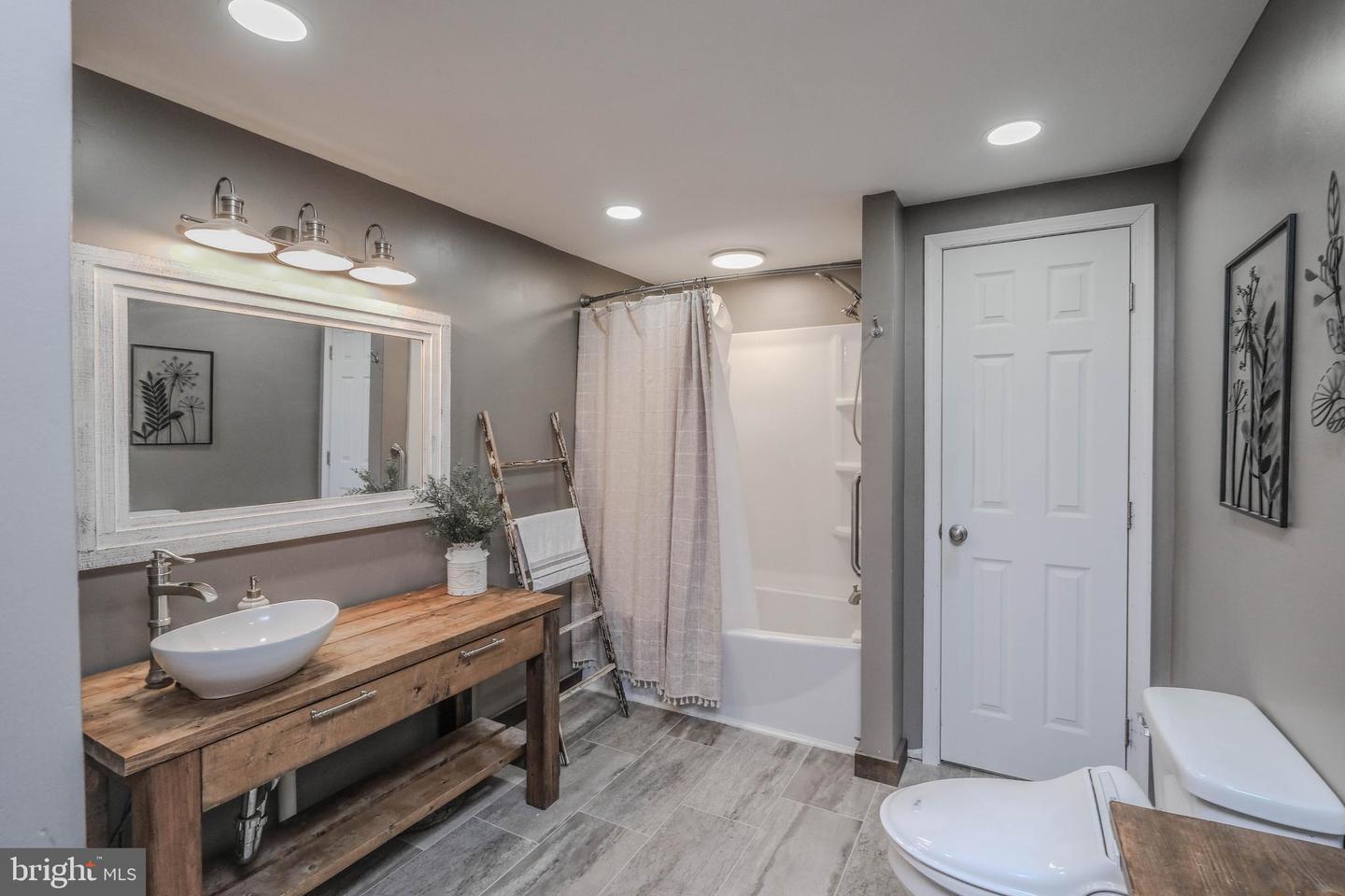 140 DUCK RUN LN, STAR TANNERY, Virginia 22654, 3 Bedrooms Bedrooms, ,1 BathroomBathrooms,Residential,For sale,140 DUCK RUN LN,VAFV2034672 MLS # VAFV2034672