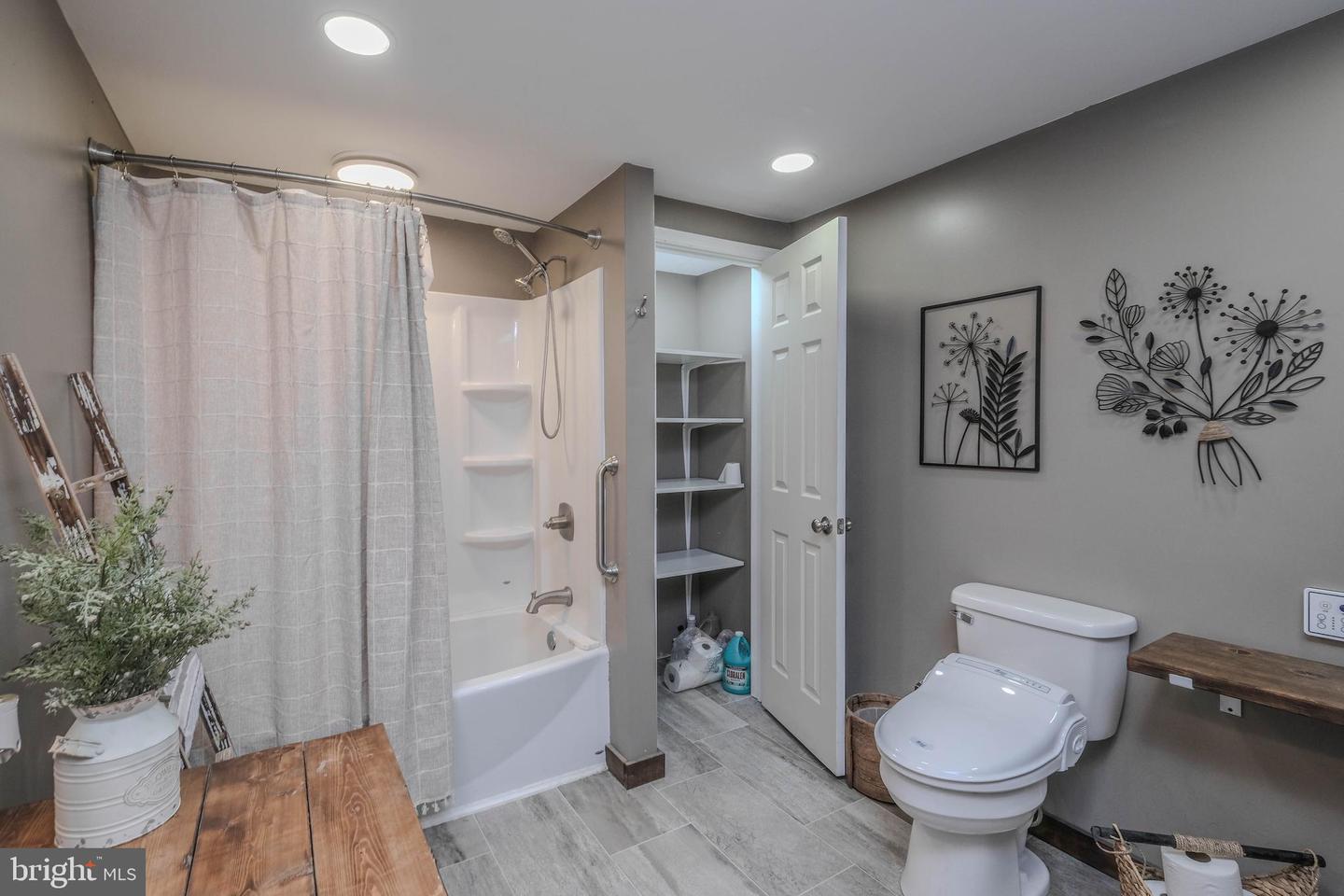 140 DUCK RUN LN, STAR TANNERY, Virginia 22654, 3 Bedrooms Bedrooms, ,1 BathroomBathrooms,Residential,For sale,140 DUCK RUN LN,VAFV2034672 MLS # VAFV2034672