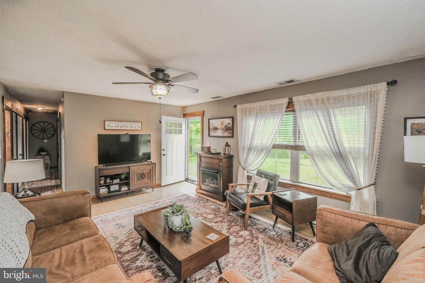 140 DUCK RUN LN, STAR TANNERY, Virginia 22654, 3 Bedrooms Bedrooms, ,1 BathroomBathrooms,Residential,For sale,140 DUCK RUN LN,VAFV2034672 MLS # VAFV2034672