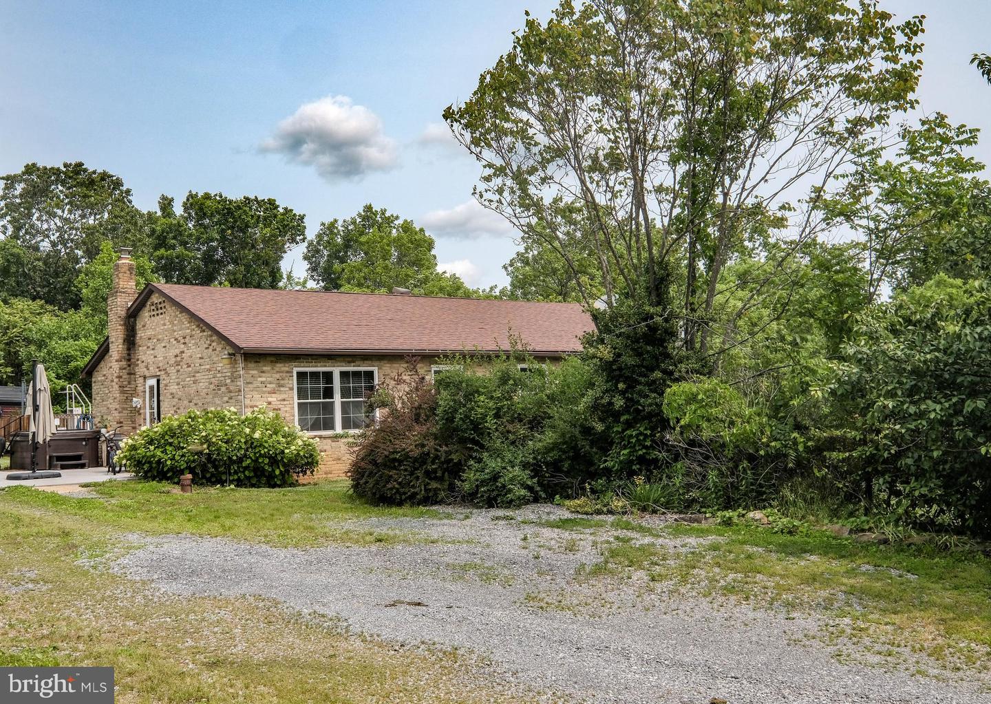 140 DUCK RUN LN, STAR TANNERY, Virginia 22654, 3 Bedrooms Bedrooms, ,1 BathroomBathrooms,Residential,For sale,140 DUCK RUN LN,VAFV2034672 MLS # VAFV2034672