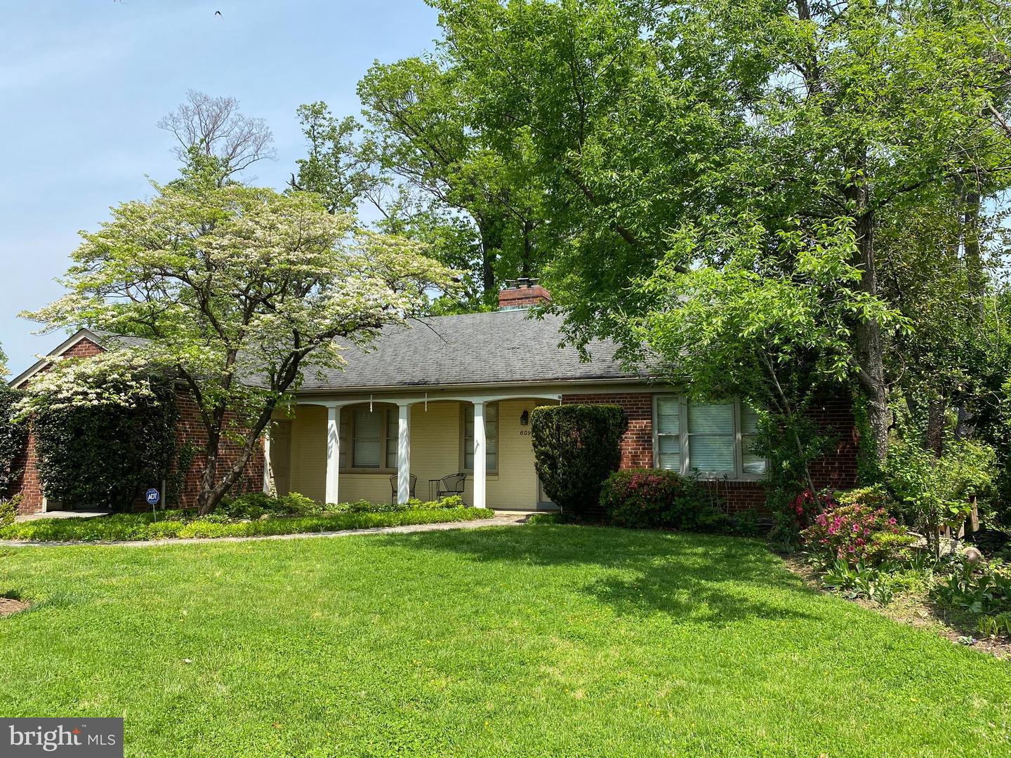 609 29TH ST S, ARLINGTON, Virginia 22202, 4 Bedrooms Bedrooms, ,4 BathroomsBathrooms,Residential,For sale,609 29TH ST S,VAAR2058778 MLS # VAAR2058778