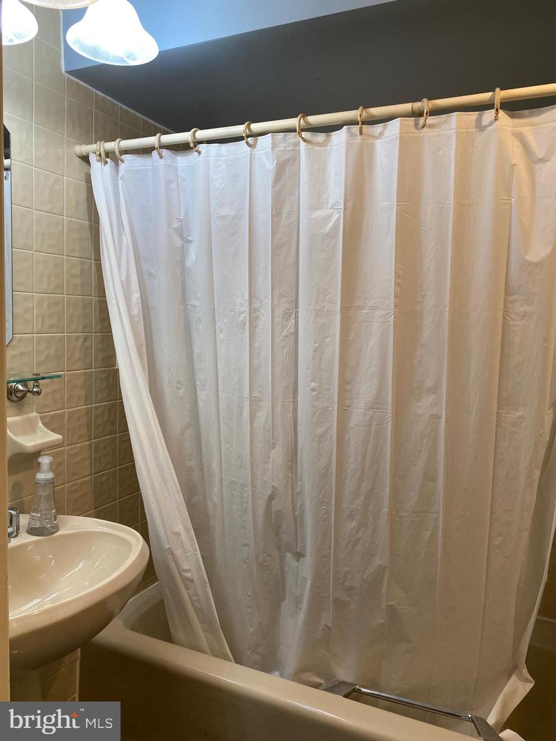 609 29TH ST S, ARLINGTON, Virginia 22202, 4 Bedrooms Bedrooms, ,4 BathroomsBathrooms,Residential,For sale,609 29TH ST S,VAAR2058778 MLS # VAAR2058778