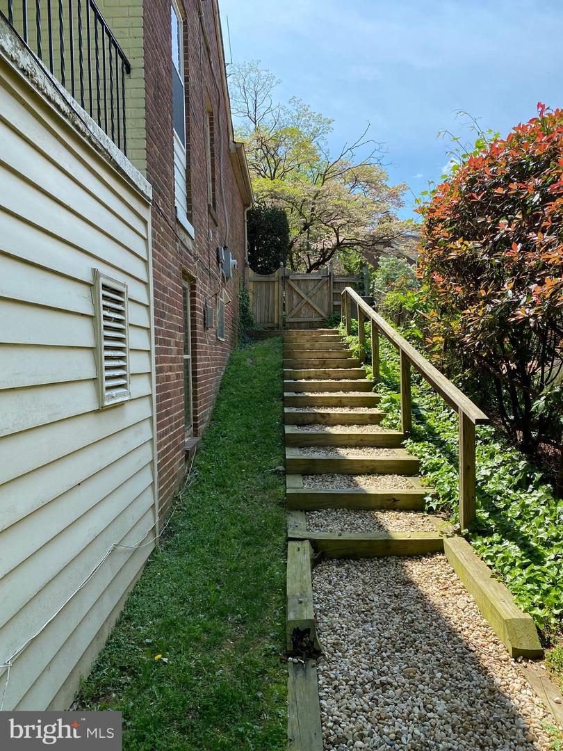 609 29TH ST S, ARLINGTON, Virginia 22202, 4 Bedrooms Bedrooms, ,4 BathroomsBathrooms,Residential,For sale,609 29TH ST S,VAAR2058778 MLS # VAAR2058778