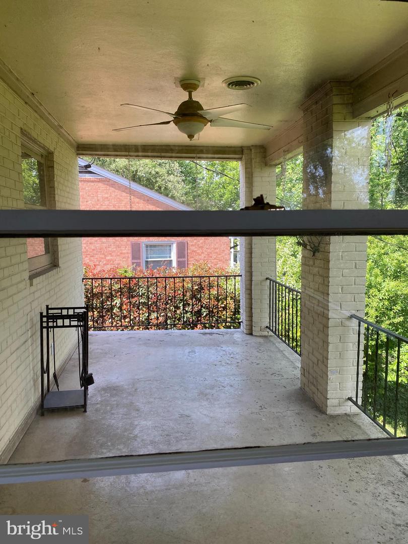 609 29TH ST S, ARLINGTON, Virginia 22202, 4 Bedrooms Bedrooms, ,4 BathroomsBathrooms,Residential,For sale,609 29TH ST S,VAAR2058778 MLS # VAAR2058778
