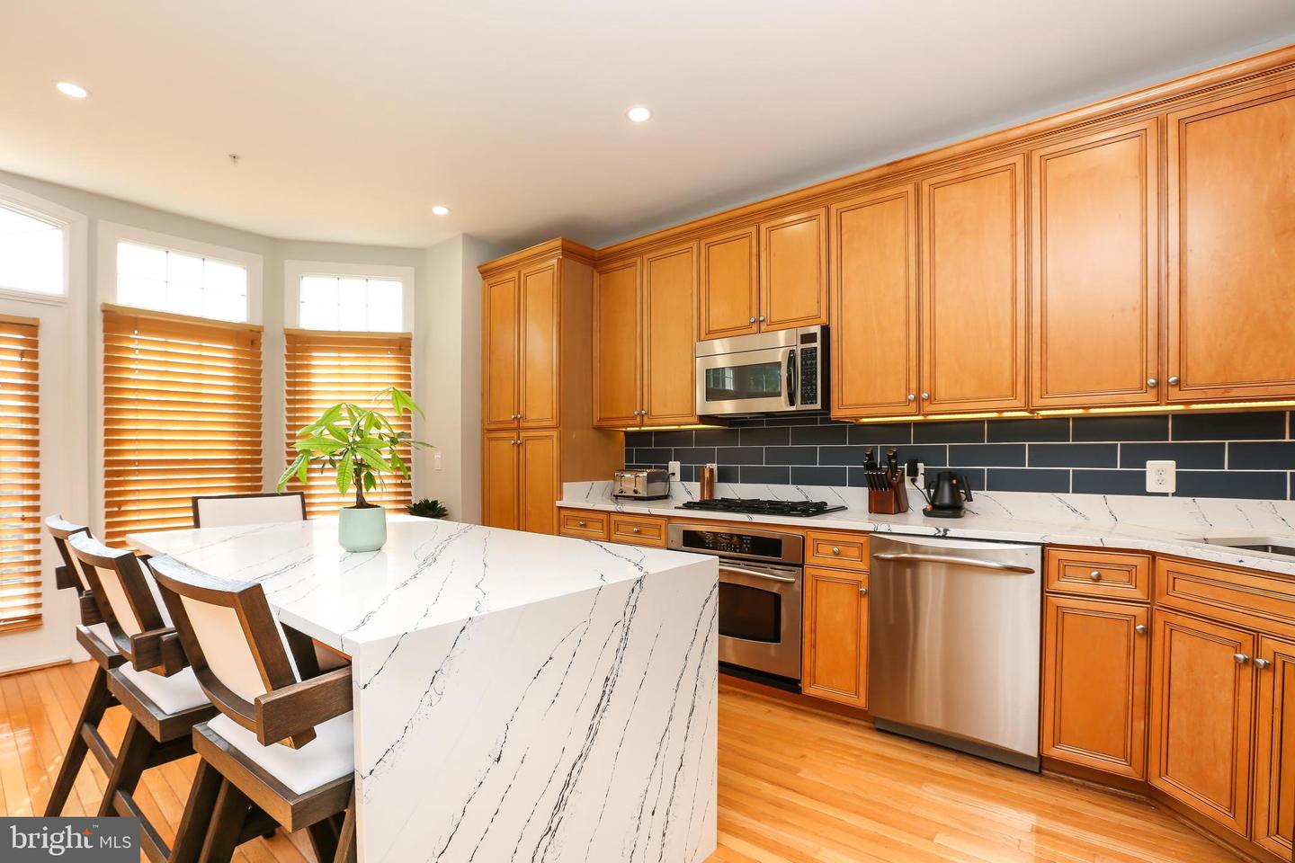 18495 PERDIDO BAY TER, LEESBURG, Virginia 20176, 3 Bedrooms Bedrooms, ,3 BathroomsBathrooms,Residential,For sale,18495 PERDIDO BAY TER,VALO2098858 MLS # VALO2098858
