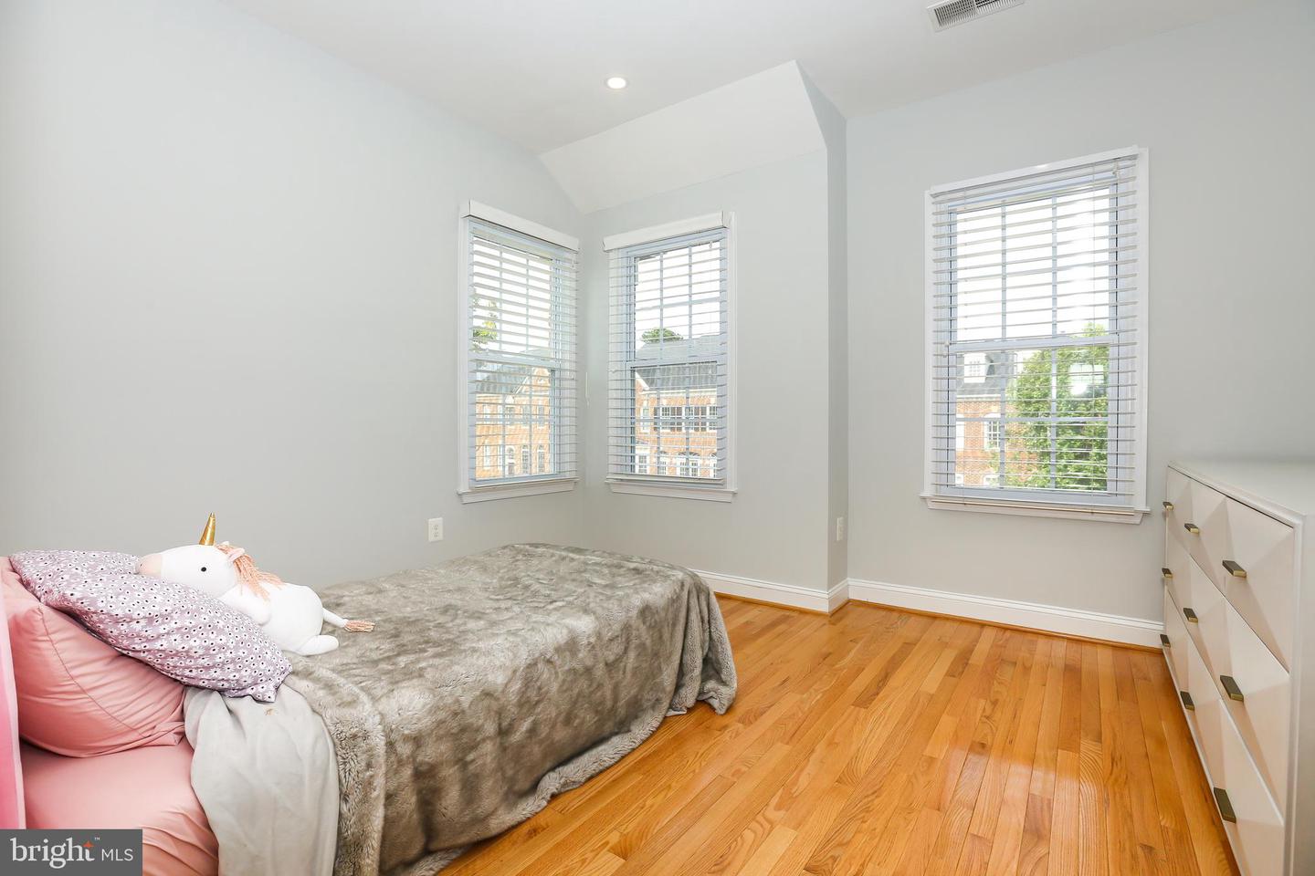 18495 PERDIDO BAY TER, LEESBURG, Virginia 20176, 3 Bedrooms Bedrooms, ,3 BathroomsBathrooms,Residential,For sale,18495 PERDIDO BAY TER,VALO2098858 MLS # VALO2098858