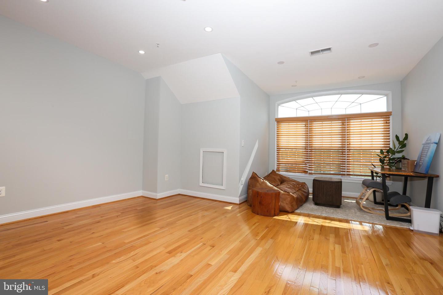 18495 PERDIDO BAY TER, LEESBURG, Virginia 20176, 3 Bedrooms Bedrooms, ,3 BathroomsBathrooms,Residential,For sale,18495 PERDIDO BAY TER,VALO2098858 MLS # VALO2098858