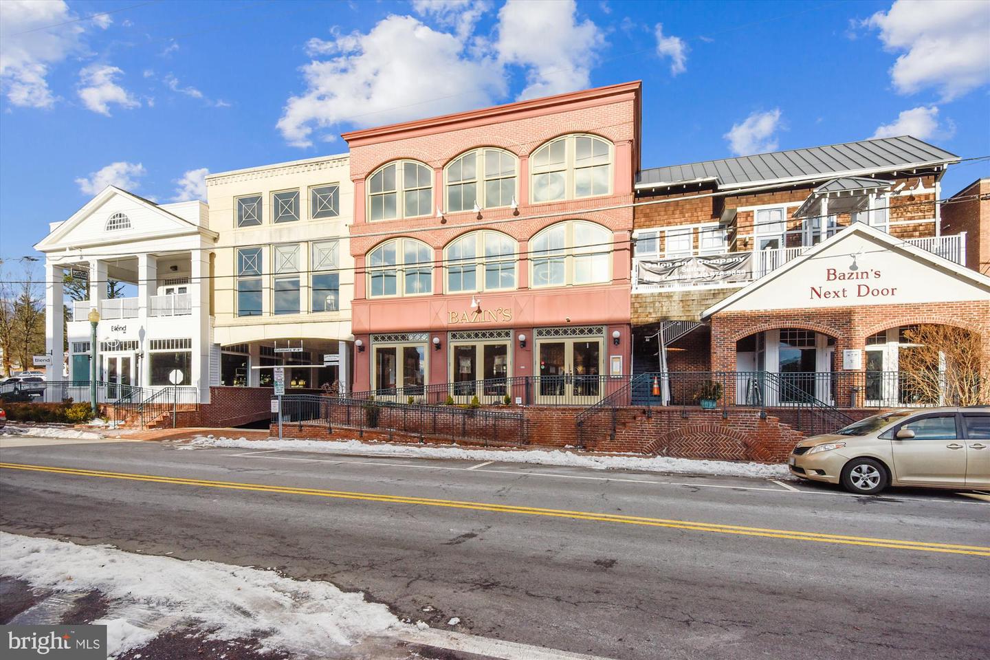 116 OAK ST SW, VIENNA, Virginia 22180, 4 Bedrooms Bedrooms, ,4 BathroomsBathrooms,Residential,For sale,116 OAK ST SW,VAFX2245784 MLS # VAFX2245784