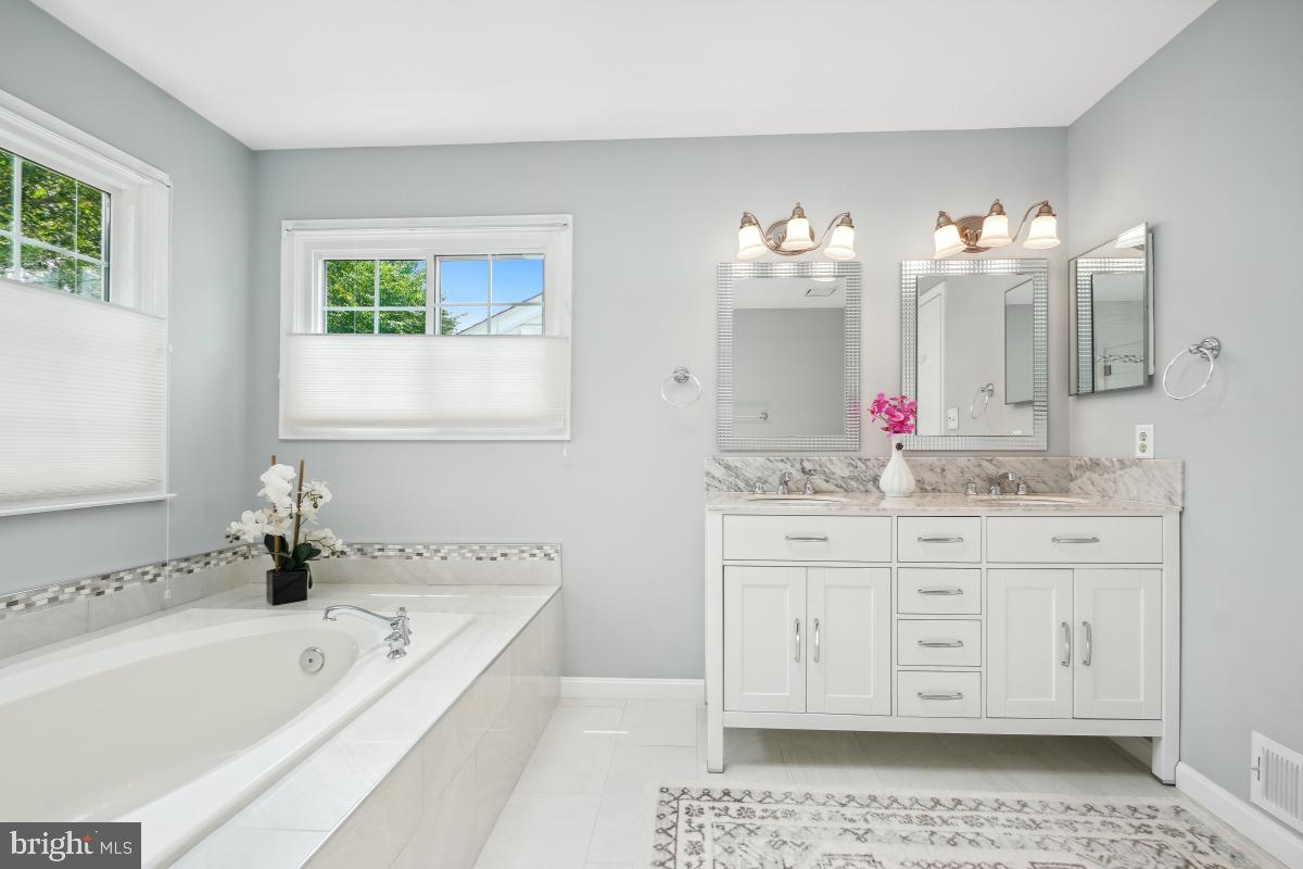 20479 QUARTERPATH TRACE CIR, STERLING, Virginia 20165, 4 Bedrooms Bedrooms, ,2 BathroomsBathrooms,Residential,For sale,20479 QUARTERPATH TRACE CIR,VALO2098862 MLS # VALO2098862