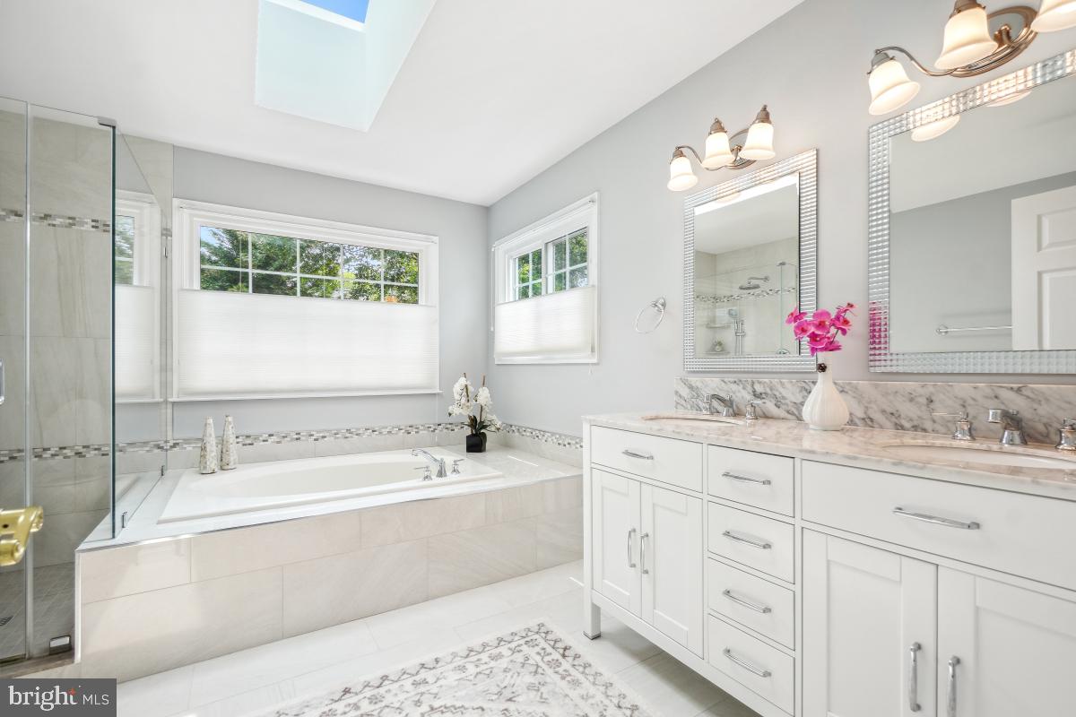 20479 QUARTERPATH TRACE CIR, STERLING, Virginia 20165, 4 Bedrooms Bedrooms, ,2 BathroomsBathrooms,Residential,For sale,20479 QUARTERPATH TRACE CIR,VALO2098862 MLS # VALO2098862