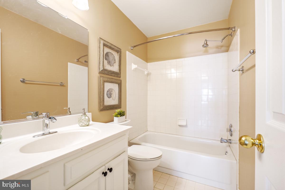 20479 QUARTERPATH TRACE CIR, STERLING, Virginia 20165, 4 Bedrooms Bedrooms, ,2 BathroomsBathrooms,Residential,For sale,20479 QUARTERPATH TRACE CIR,VALO2098862 MLS # VALO2098862