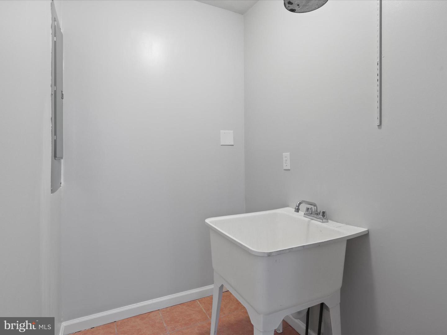 8211 HOCKING PL, ALEXANDRIA, Virginia 22309, 4 Bedrooms Bedrooms, ,2 BathroomsBathrooms,Residential,For sale,8211 HOCKING PL,VAFX2245808 MLS # VAFX2245808