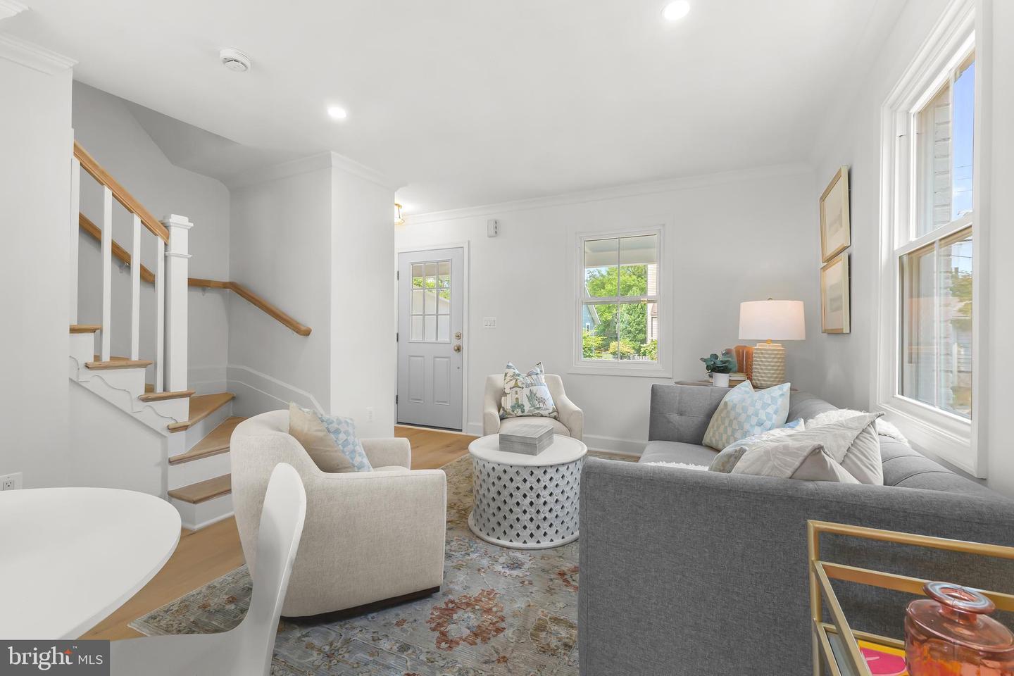 2402 E RANDOLPH AVE, ALEXANDRIA, Virginia 22301, 2 Bedrooms Bedrooms, ,2 BathroomsBathrooms,Residential,For sale,2402 E RANDOLPH AVE,VAAX2046172 MLS # VAAX2046172