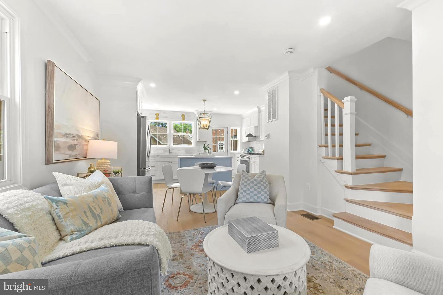 2402 E RANDOLPH AVE, ALEXANDRIA, Virginia 22301, 2 Bedrooms Bedrooms, ,2 BathroomsBathrooms,Residential,For sale,2402 E RANDOLPH AVE,VAAX2046172 MLS # VAAX2046172