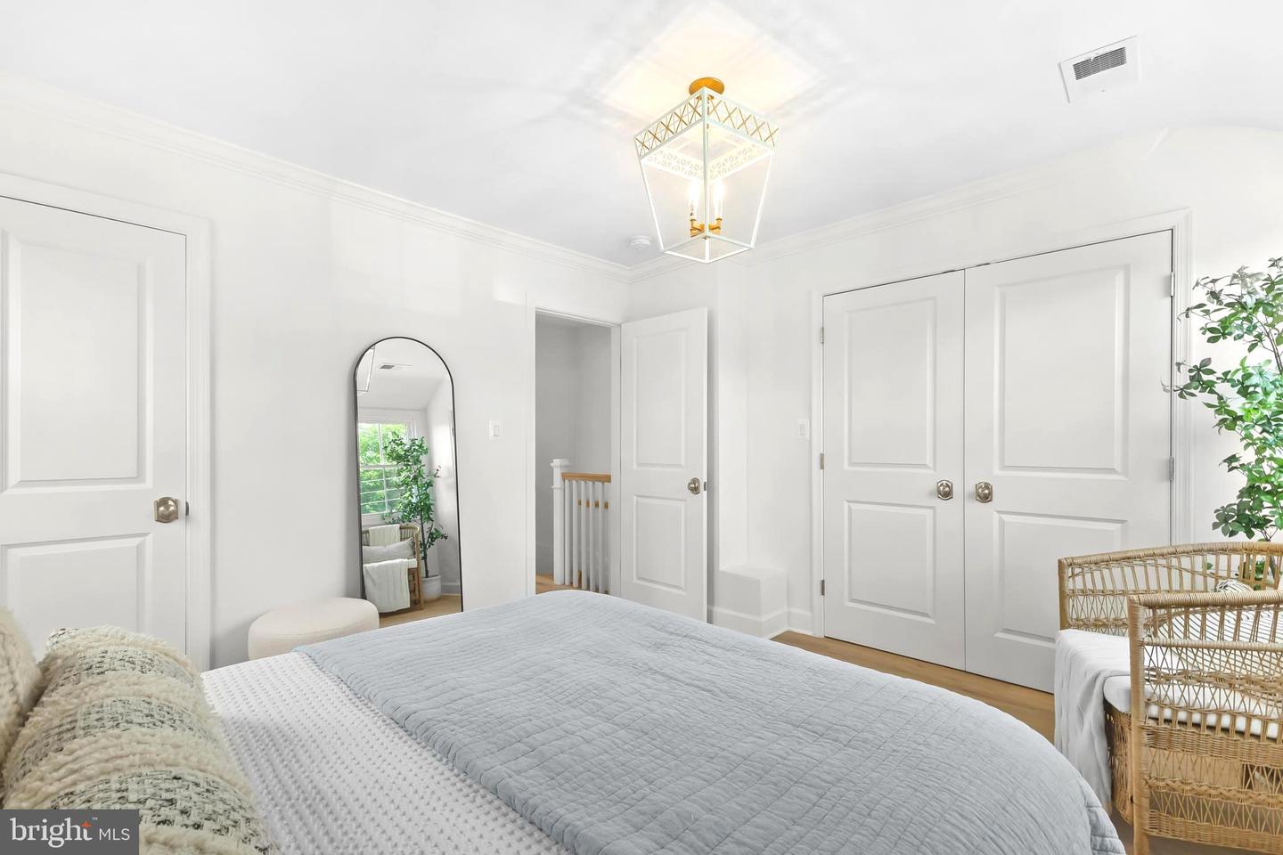 2402 E RANDOLPH AVE, ALEXANDRIA, Virginia 22301, 2 Bedrooms Bedrooms, ,2 BathroomsBathrooms,Residential,For sale,2402 E RANDOLPH AVE,VAAX2046172 MLS # VAAX2046172