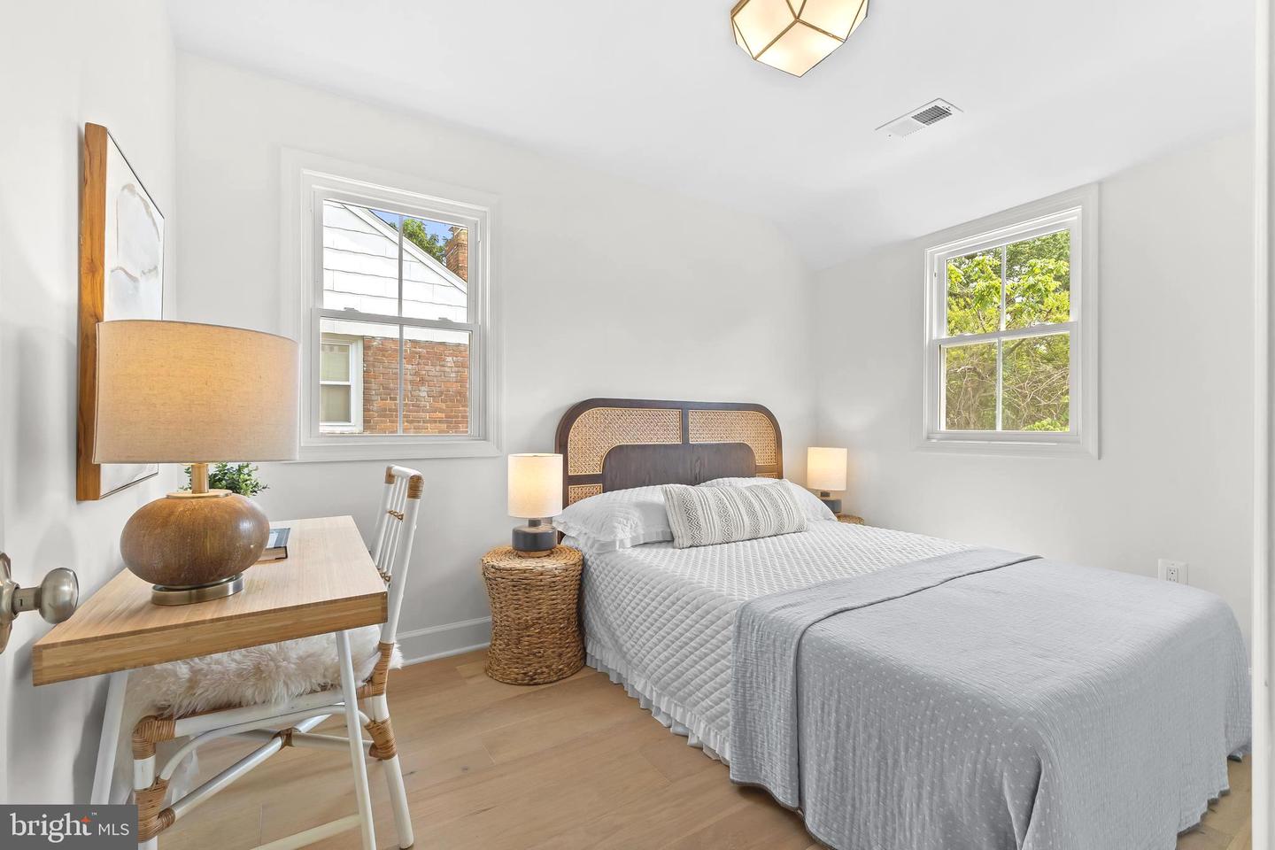 2402 E RANDOLPH AVE, ALEXANDRIA, Virginia 22301, 2 Bedrooms Bedrooms, ,2 BathroomsBathrooms,Residential,For sale,2402 E RANDOLPH AVE,VAAX2046172 MLS # VAAX2046172