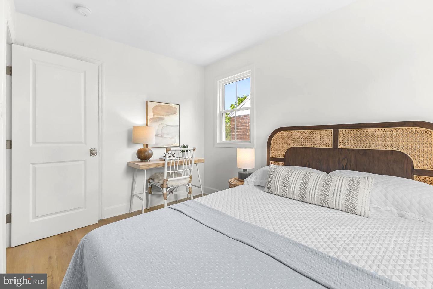 2402 E RANDOLPH AVE, ALEXANDRIA, Virginia 22301, 2 Bedrooms Bedrooms, ,2 BathroomsBathrooms,Residential,For sale,2402 E RANDOLPH AVE,VAAX2046172 MLS # VAAX2046172