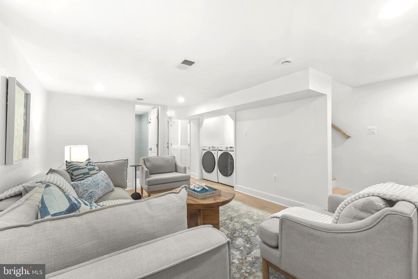 2402 E RANDOLPH AVE, ALEXANDRIA, Virginia 22301, 2 Bedrooms Bedrooms, ,2 BathroomsBathrooms,Residential,For sale,2402 E RANDOLPH AVE,VAAX2046172 MLS # VAAX2046172