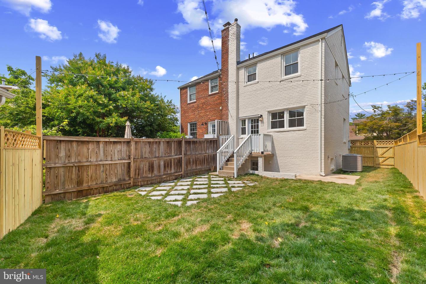 2402 E RANDOLPH AVE, ALEXANDRIA, Virginia 22301, 2 Bedrooms Bedrooms, ,2 BathroomsBathrooms,Residential,For sale,2402 E RANDOLPH AVE,VAAX2046172 MLS # VAAX2046172
