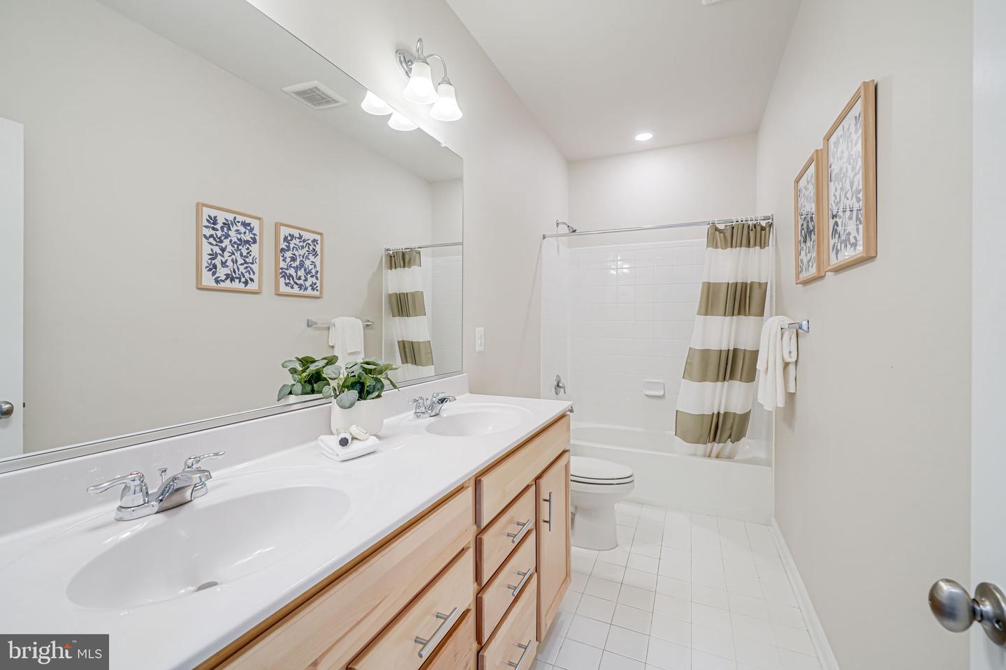 9563 JEFFERSON ST, MANASSAS, Virginia 20110, 4 Bedrooms Bedrooms, ,2 BathroomsBathrooms,Residential,For sale,9563 JEFFERSON ST,VAMN2008462 MLS # VAMN2008462