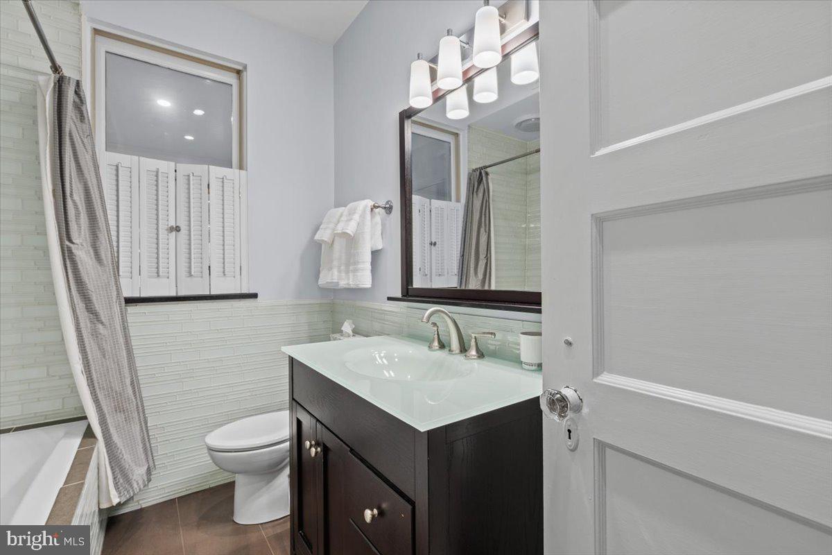 2840 27TH ST NW, WASHINGTON, District Of Columbia 20008, 4 Bedrooms Bedrooms, ,3 BathroomsBathrooms,Residential,For sale,2840 27TH ST NW,DCDC2204276 MLS # DCDC2204276