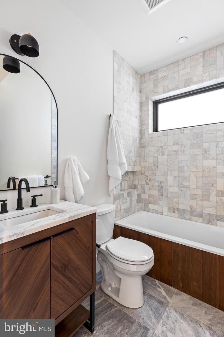 441 Q ST NW #2, WASHINGTON, District Of Columbia 20002, 3 Bedrooms Bedrooms, ,3 BathroomsBathrooms,Residential,For sale,441 Q ST NW #2,DCDC2204284 MLS # DCDC2204284