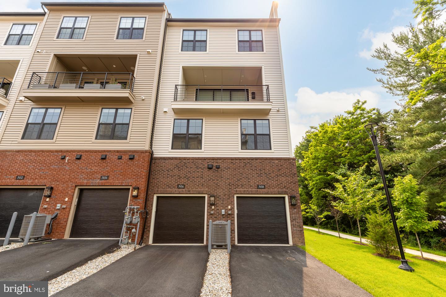 7458 BACKETT WOOD TER #401, MCLEAN, Virginia 22102, 3 Bedrooms Bedrooms, ,2 BathroomsBathrooms,Residential,For sale,7458 BACKETT WOOD TER #401,VAFX2245946 MLS # VAFX2245946